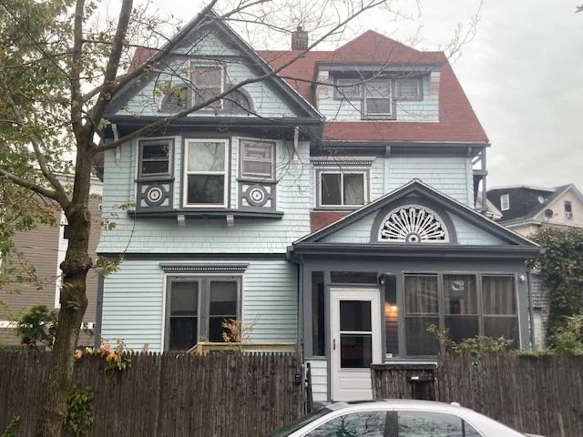 Dorchester House: 2 Marlowe St.