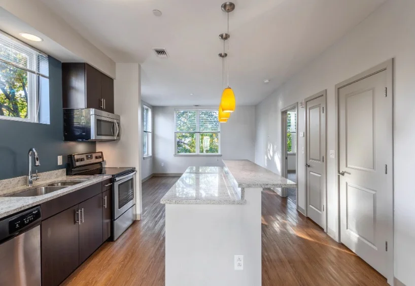 Stratford Apartment: 1111 Stratford Ave