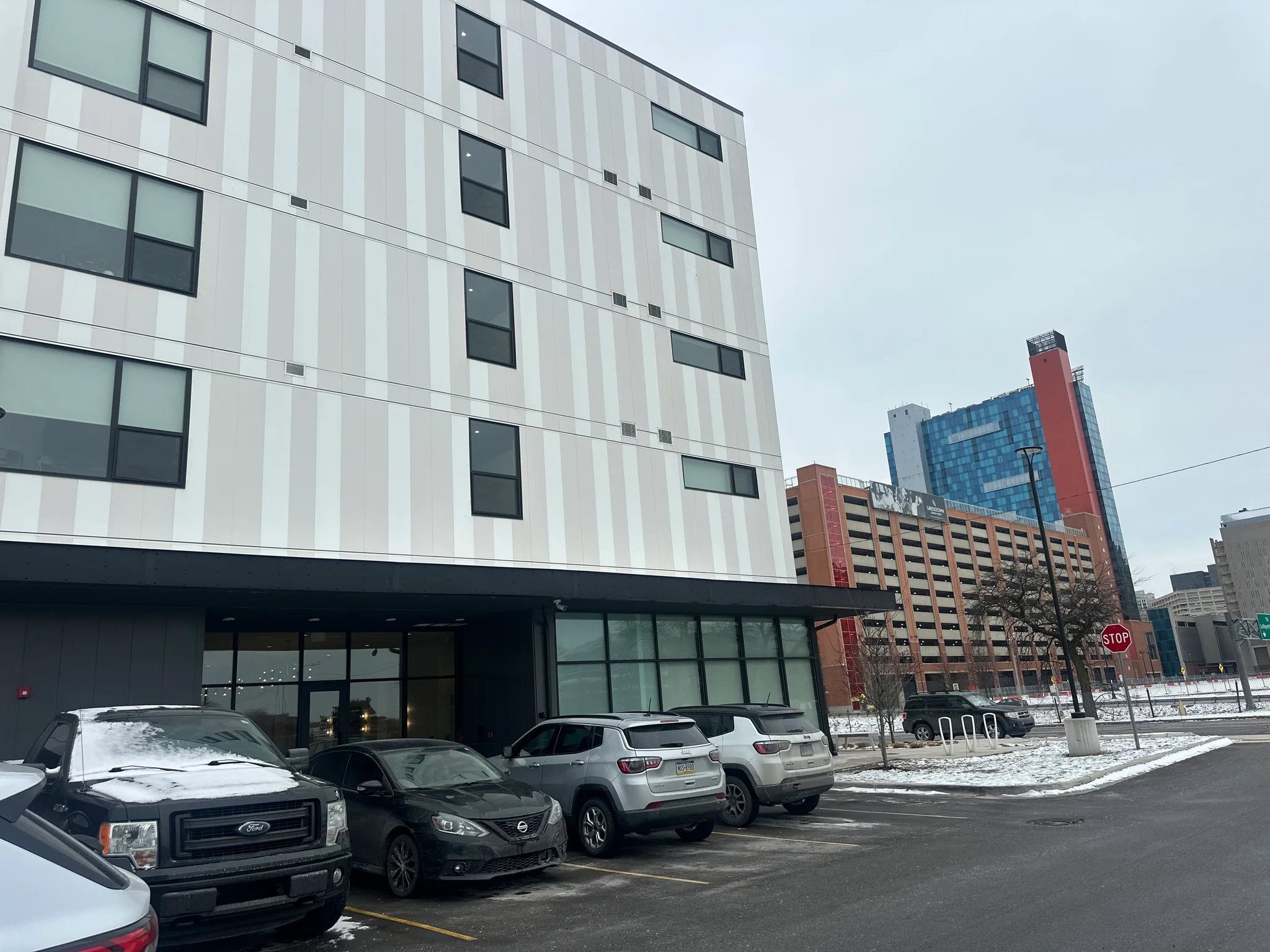 Detroit Apartment: 1400 N. Chrysler Dr