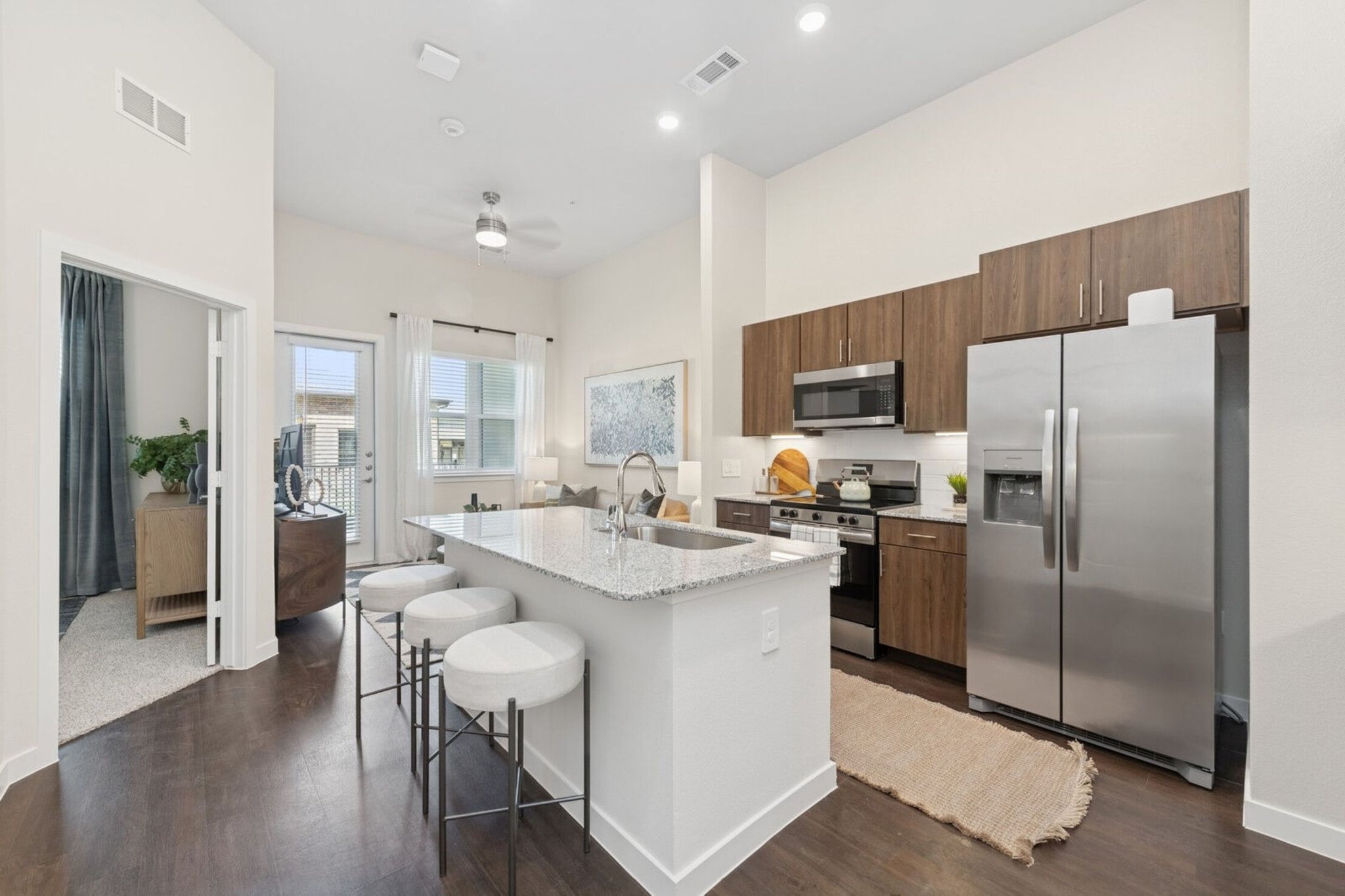 Grtand Prairie Apartment: 2290 Forum Dr