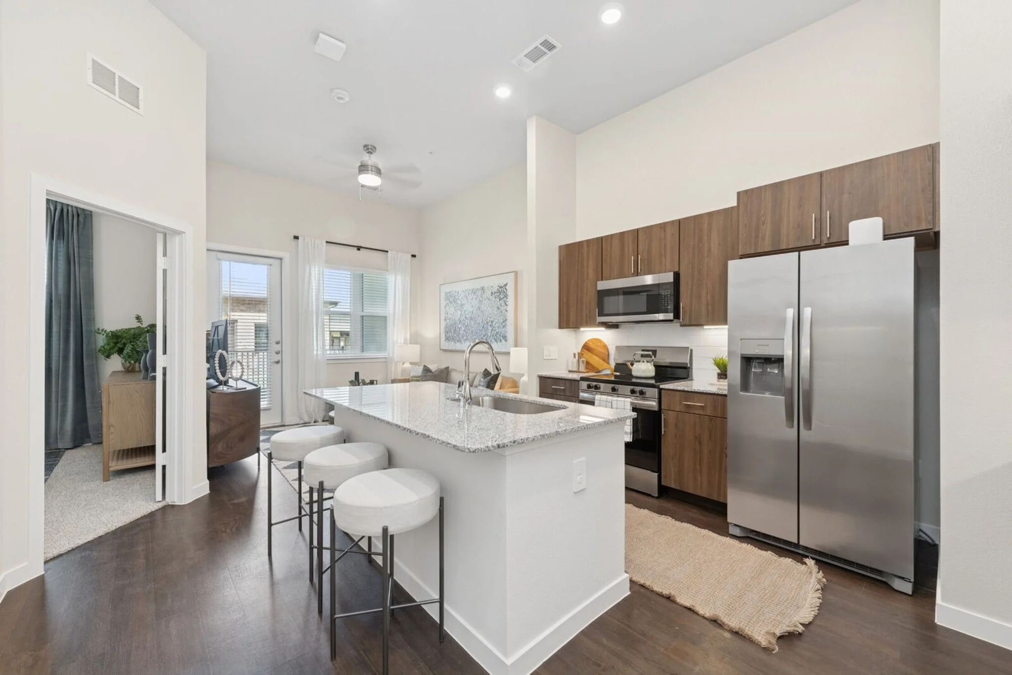 Grtand Prairie Apartment: 2290 Forum Dr