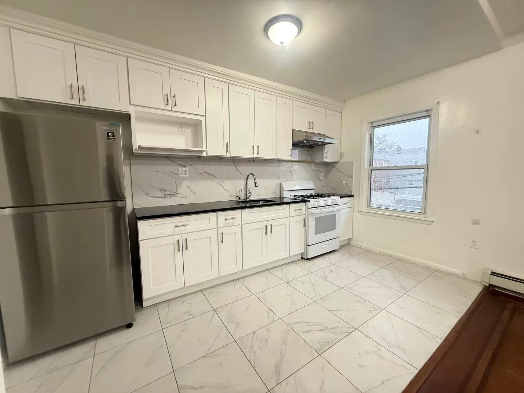 Bronx Townhome: 2889 E 195th St