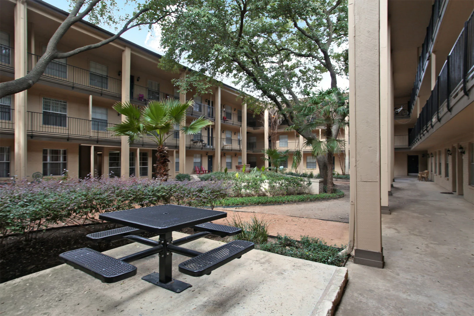 Austin Apartment: 7201 Hart Ln