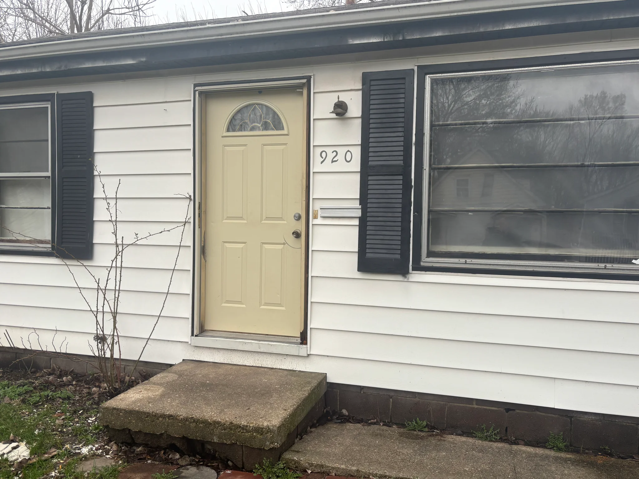 Springfield House: 920 N 13th St