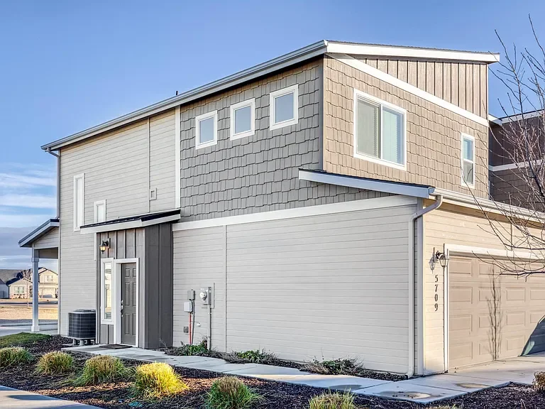 Nampa Townhome: 5709 E Bollo St