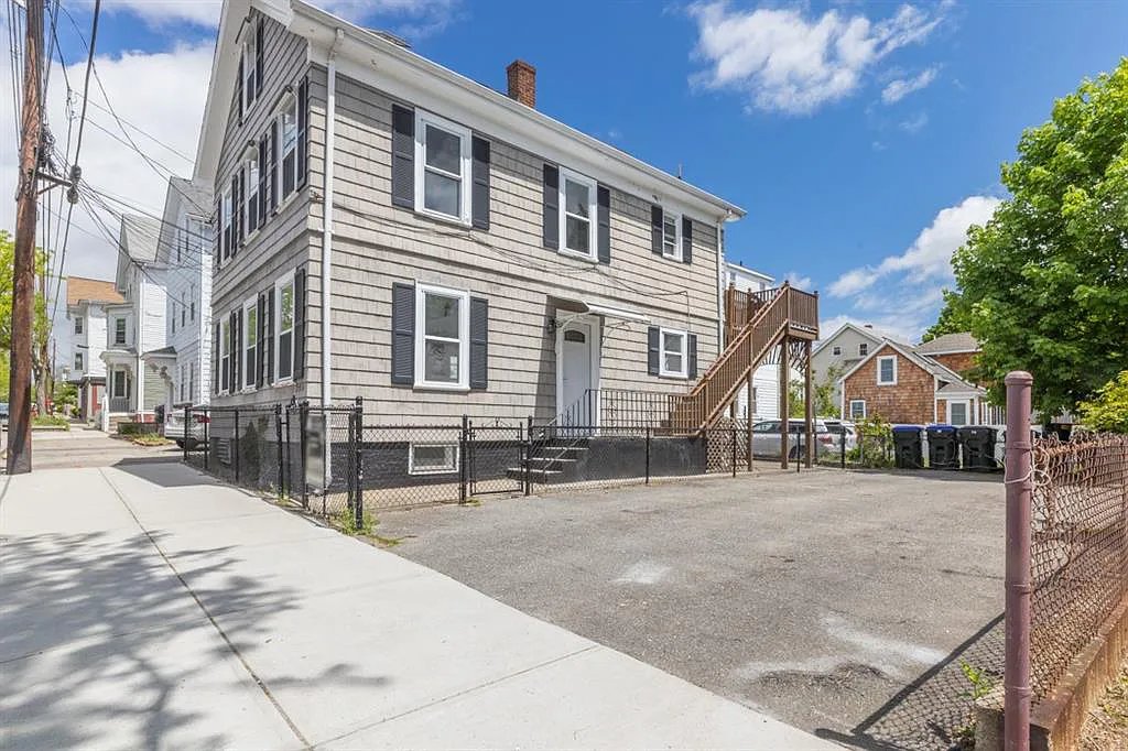 providence Townhome: 205 ives st