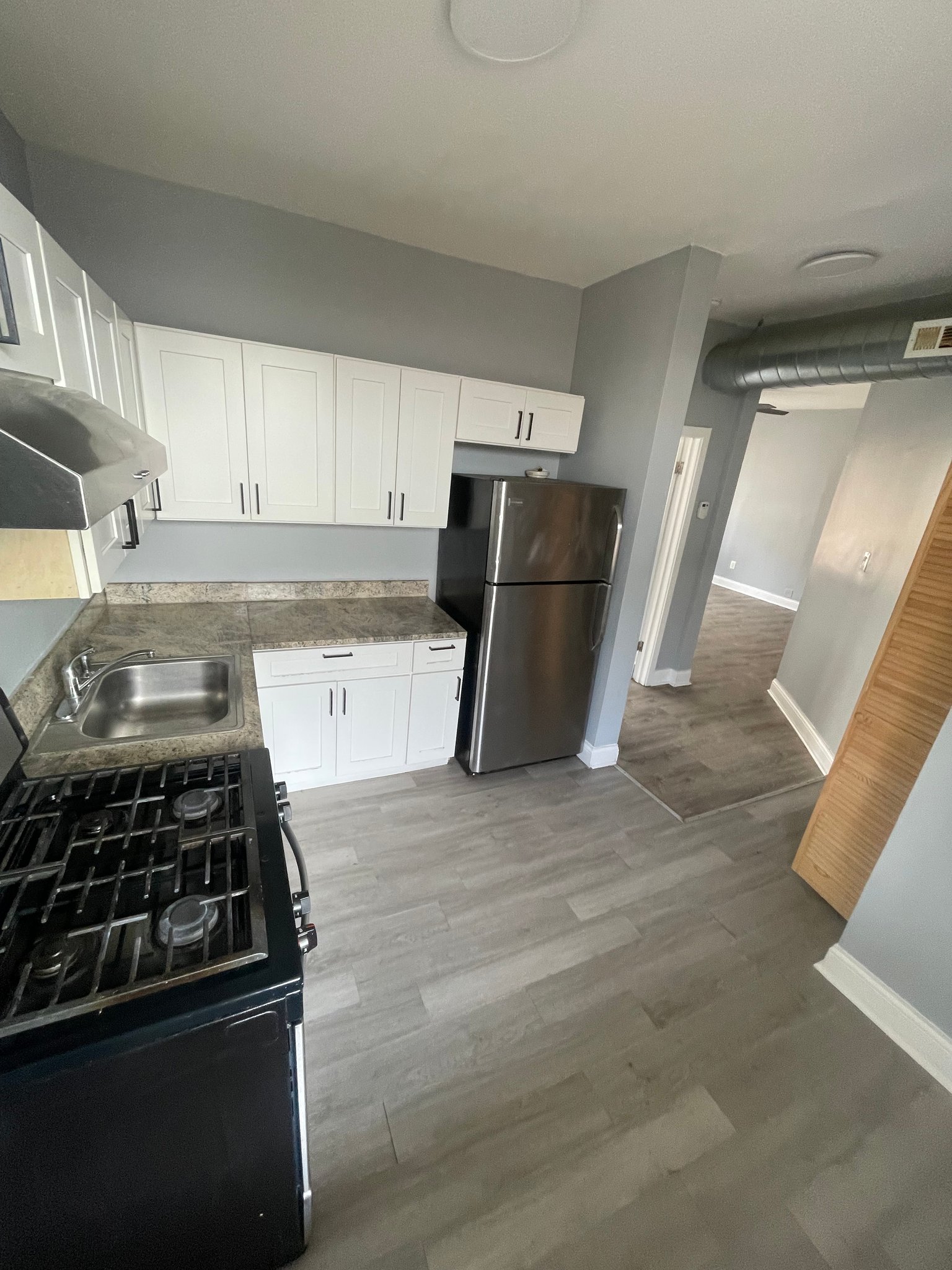 Chicago Apartment: 4220 s Michigan