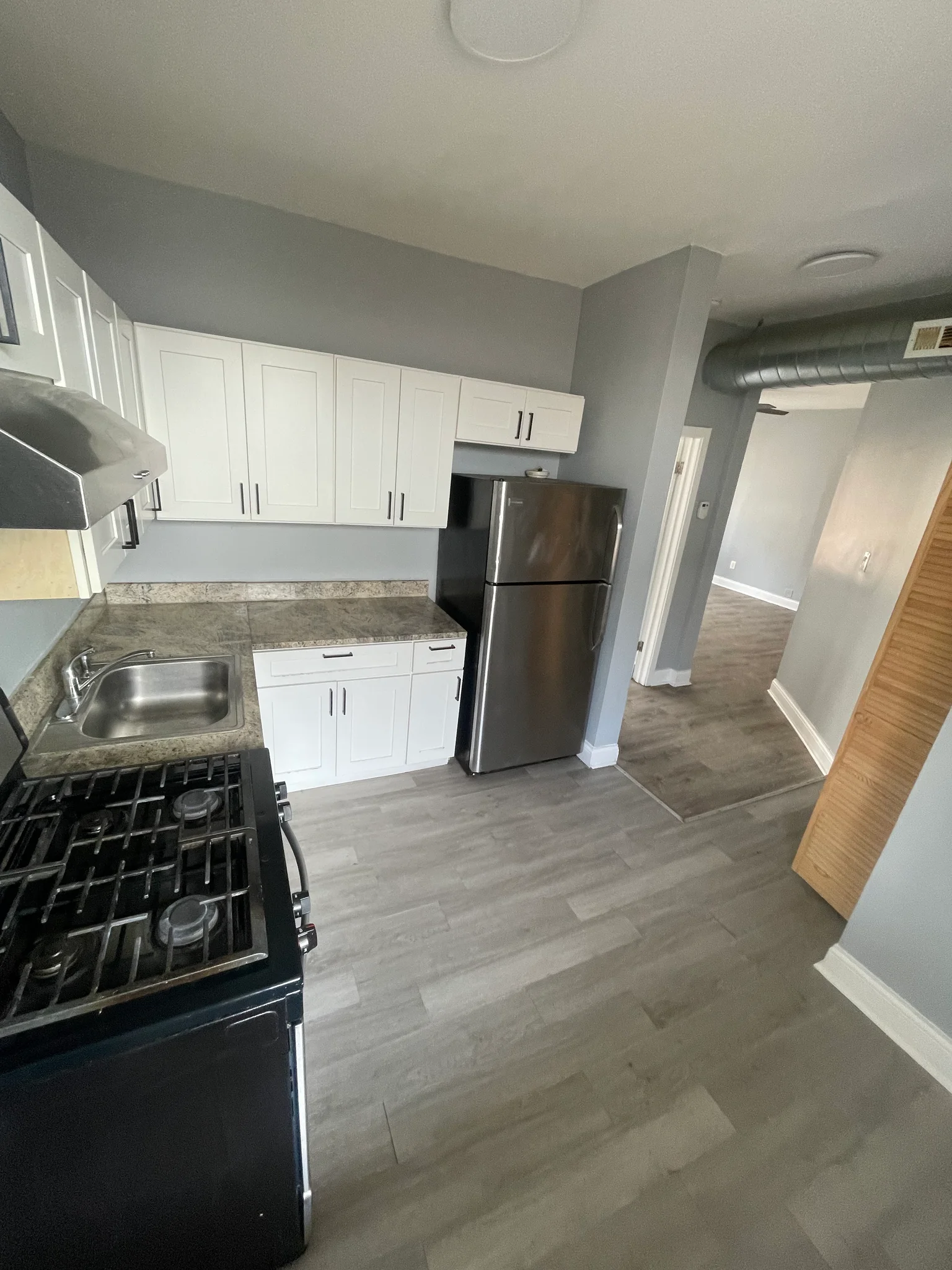 Chicago Apartment: 4220 s Michigan