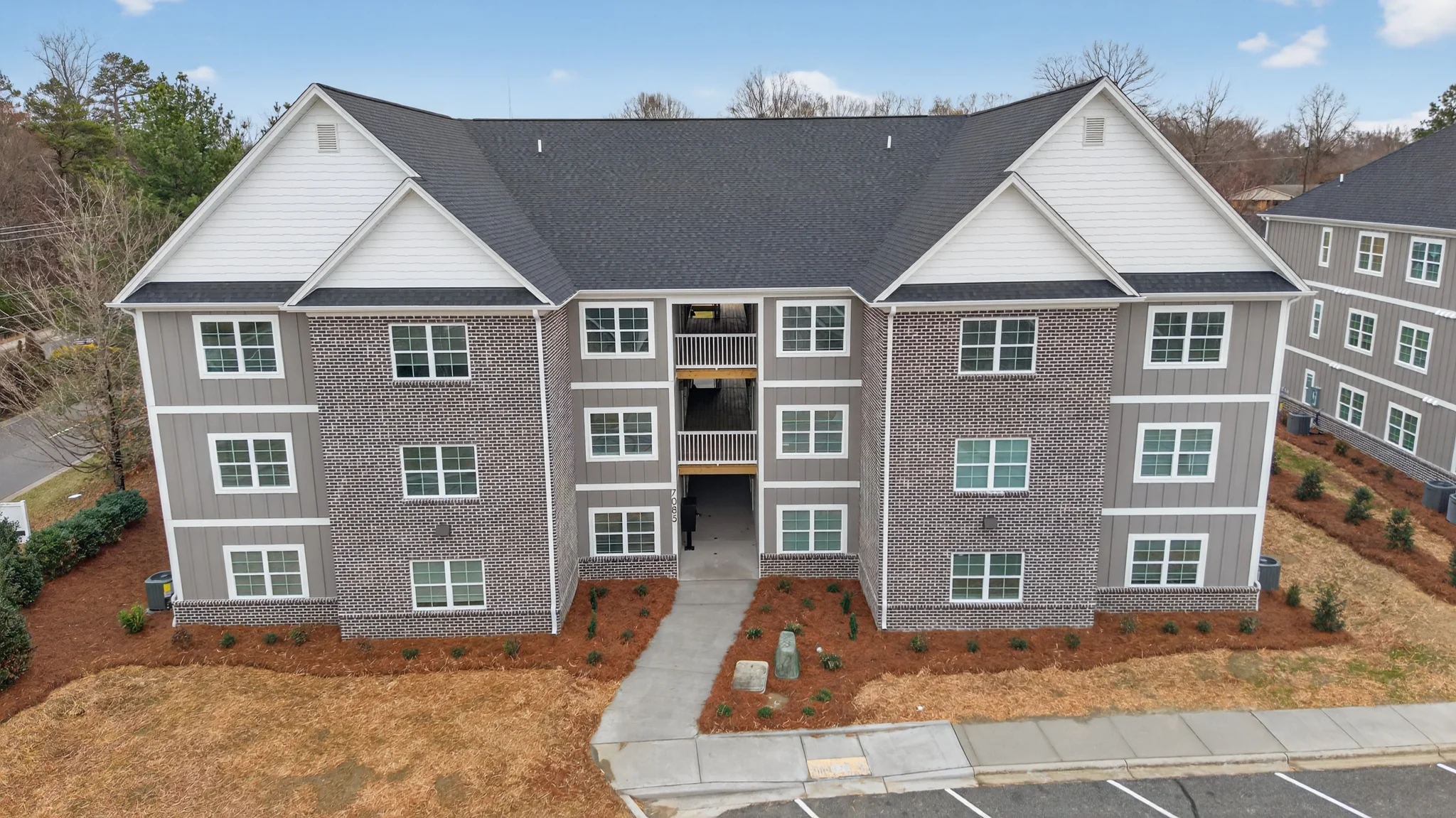 Clemmons Apartment: 7055 Hanesbrook Circle