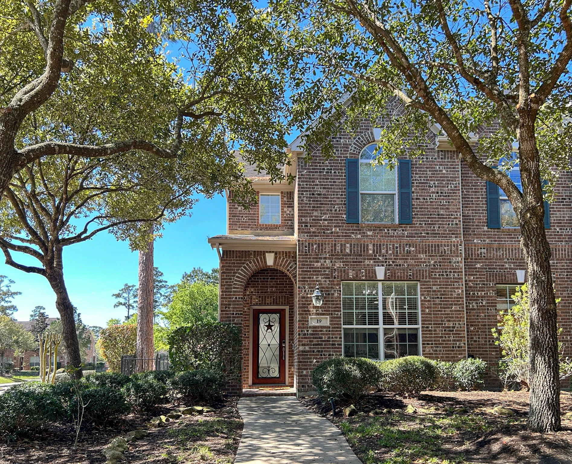 Spring Townhome: 19 Umbria Ln