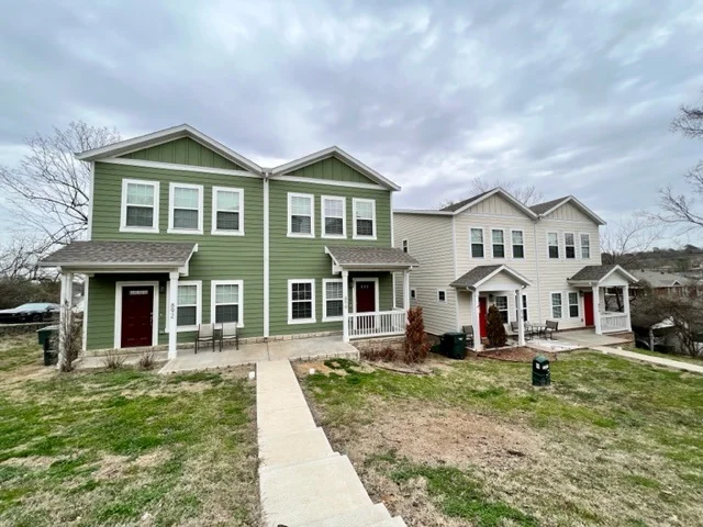 Fayetteville Townhome: 892 W Hughes St