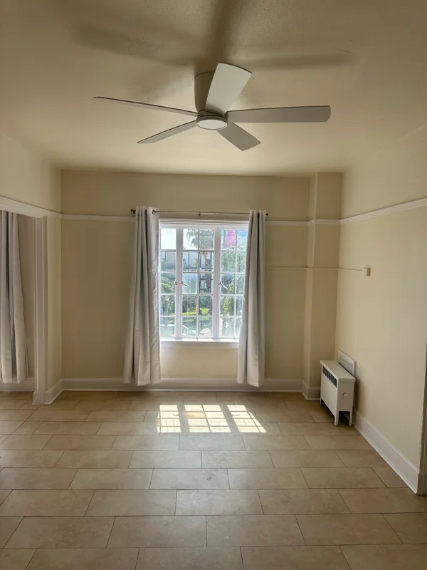 Los Angeles Apartment: 1922 N Highland Ave