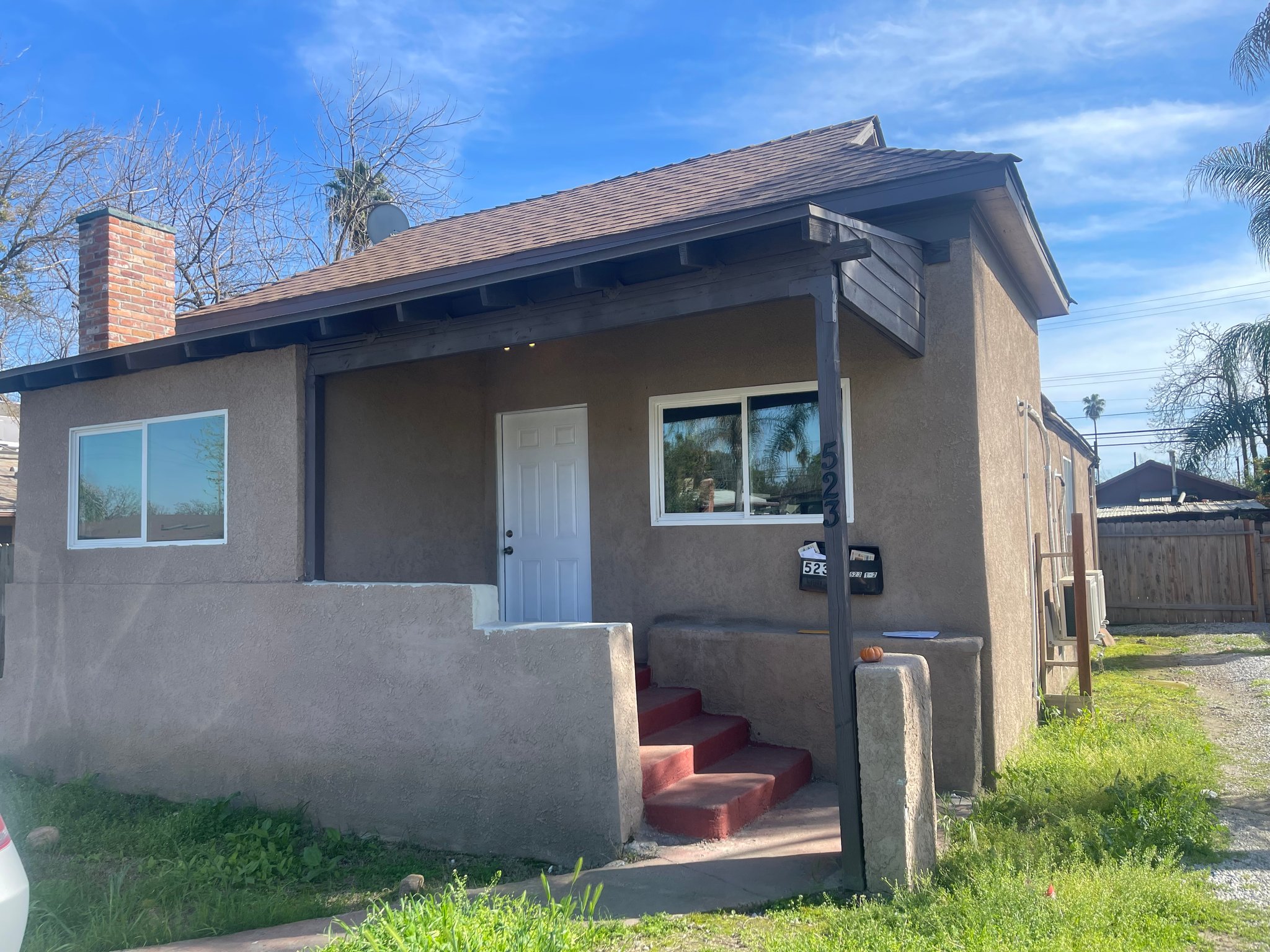 Hanford House: 523 E 11th St