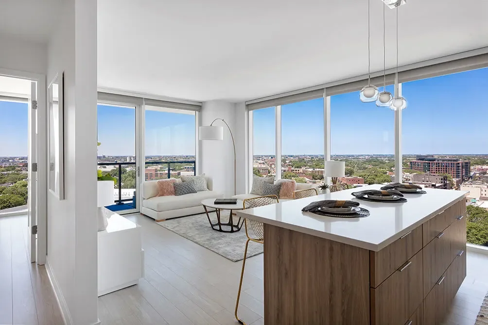 Chicago Condo: 2418 N Halsted St