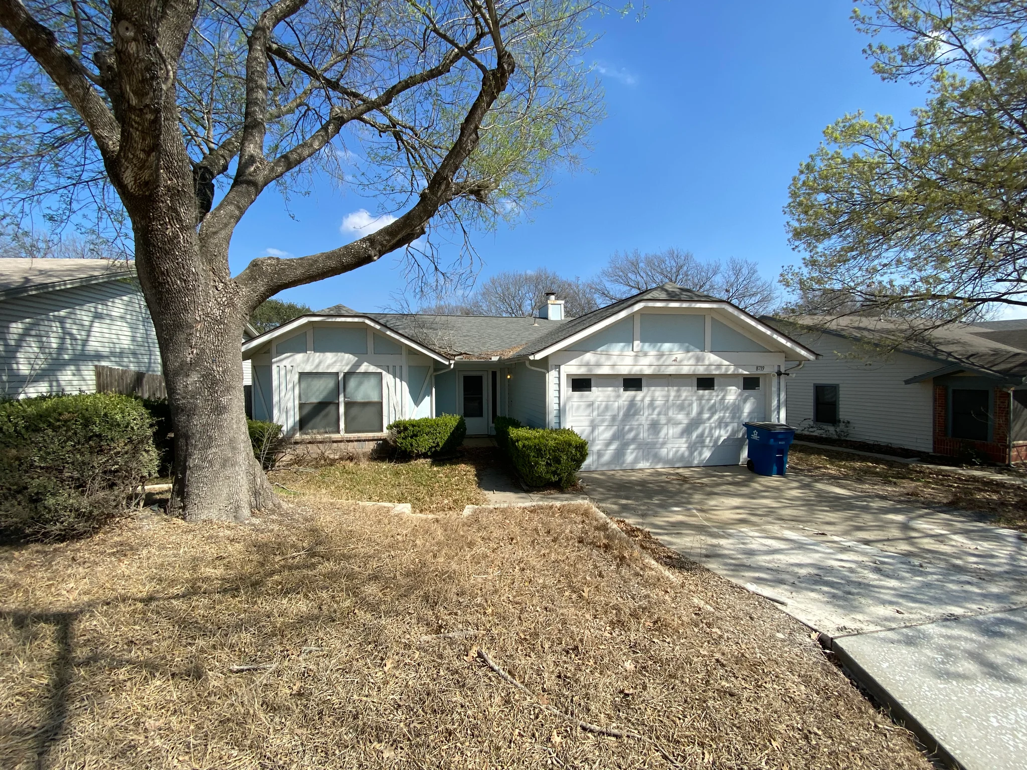 San Antonio House: 8719 Ridge Moon