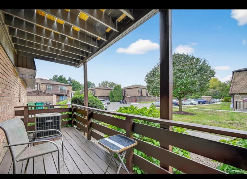 Nanuet Condo: 80 New Holland Village