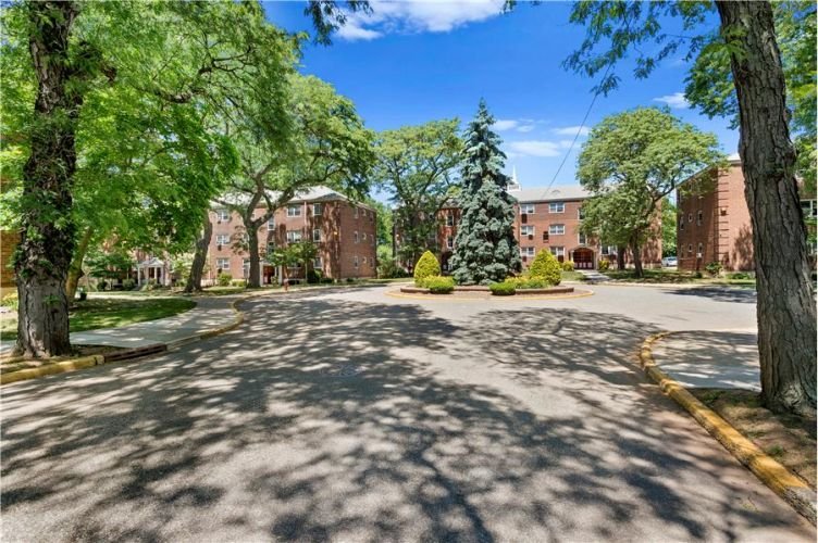 Teaneck Apartment: 1497 E Terrace Circle