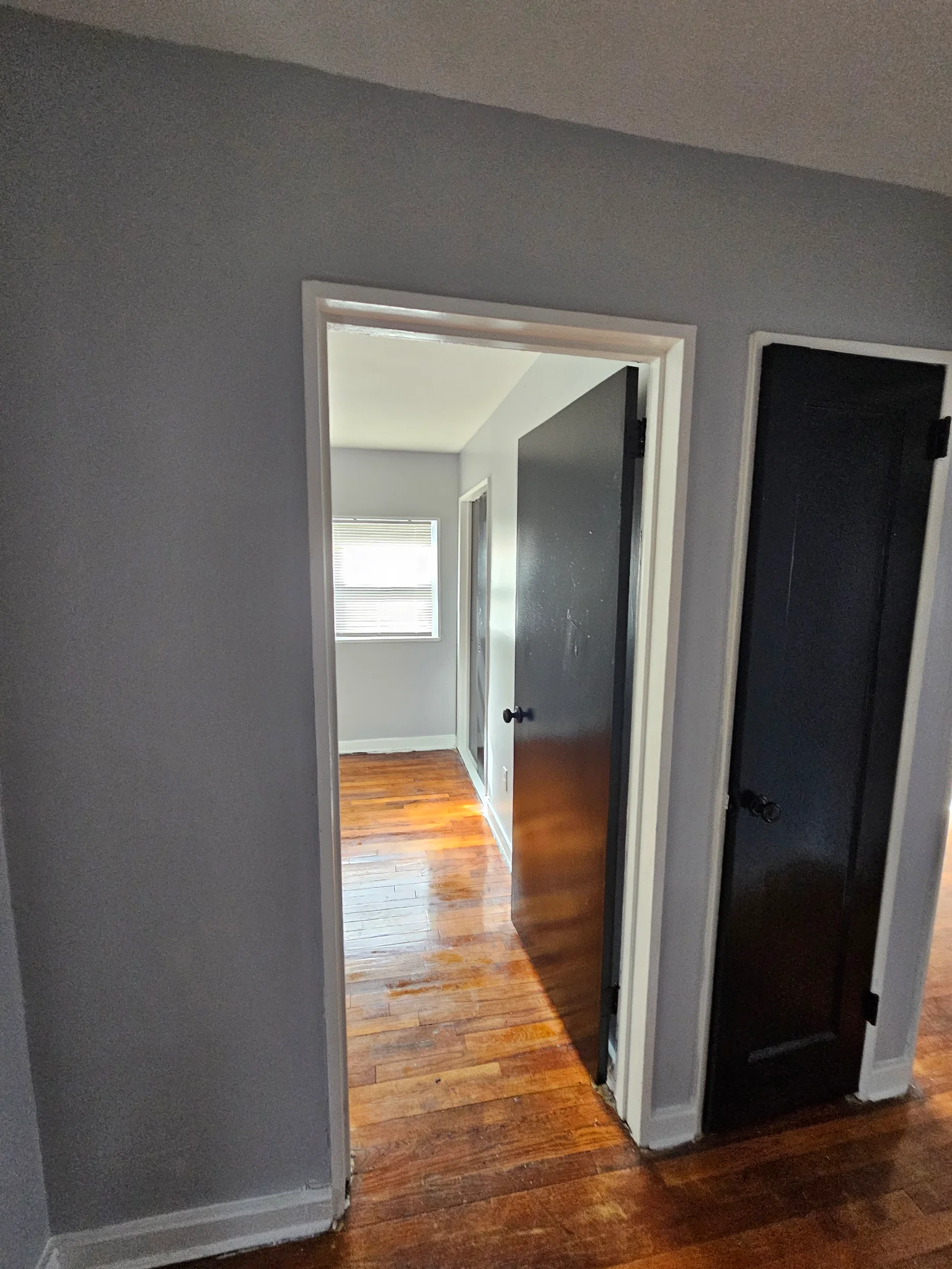 Riverdale House: 6309 Longfellow St