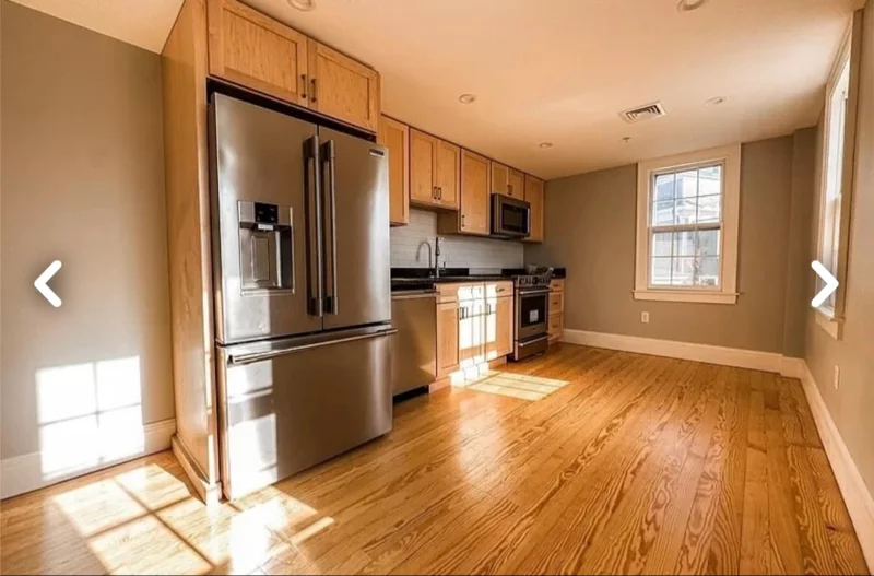 Salem Apartment: 393 Essex St