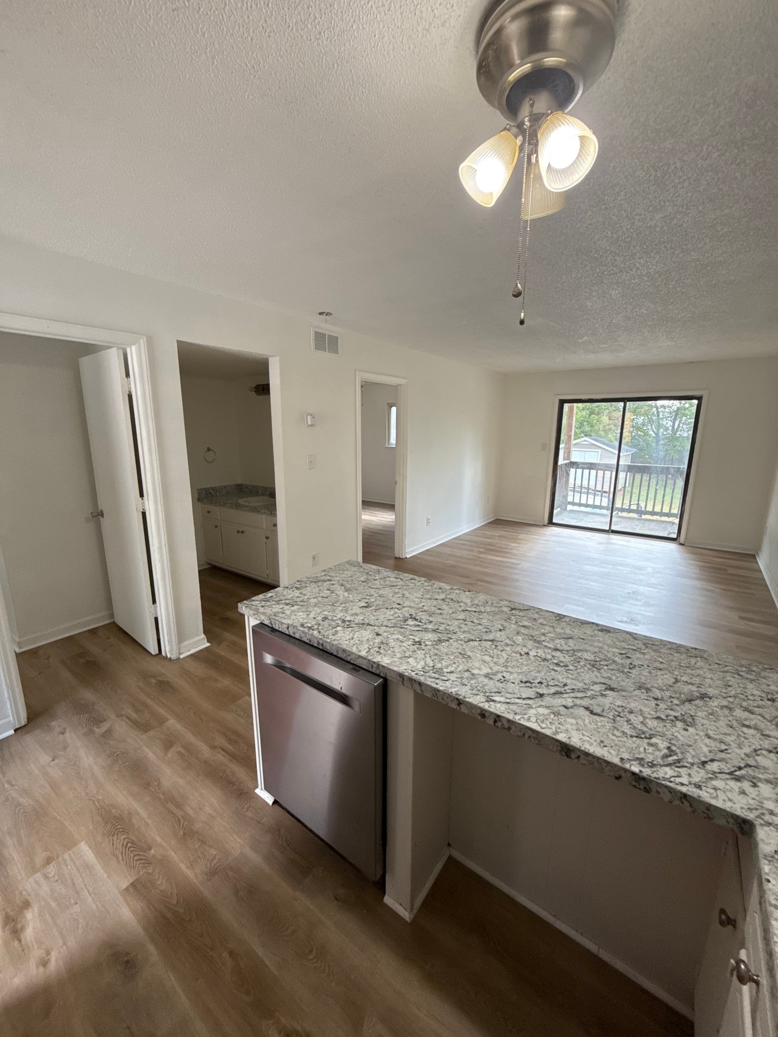 Newton Apartment: 1326 N Frye Ave