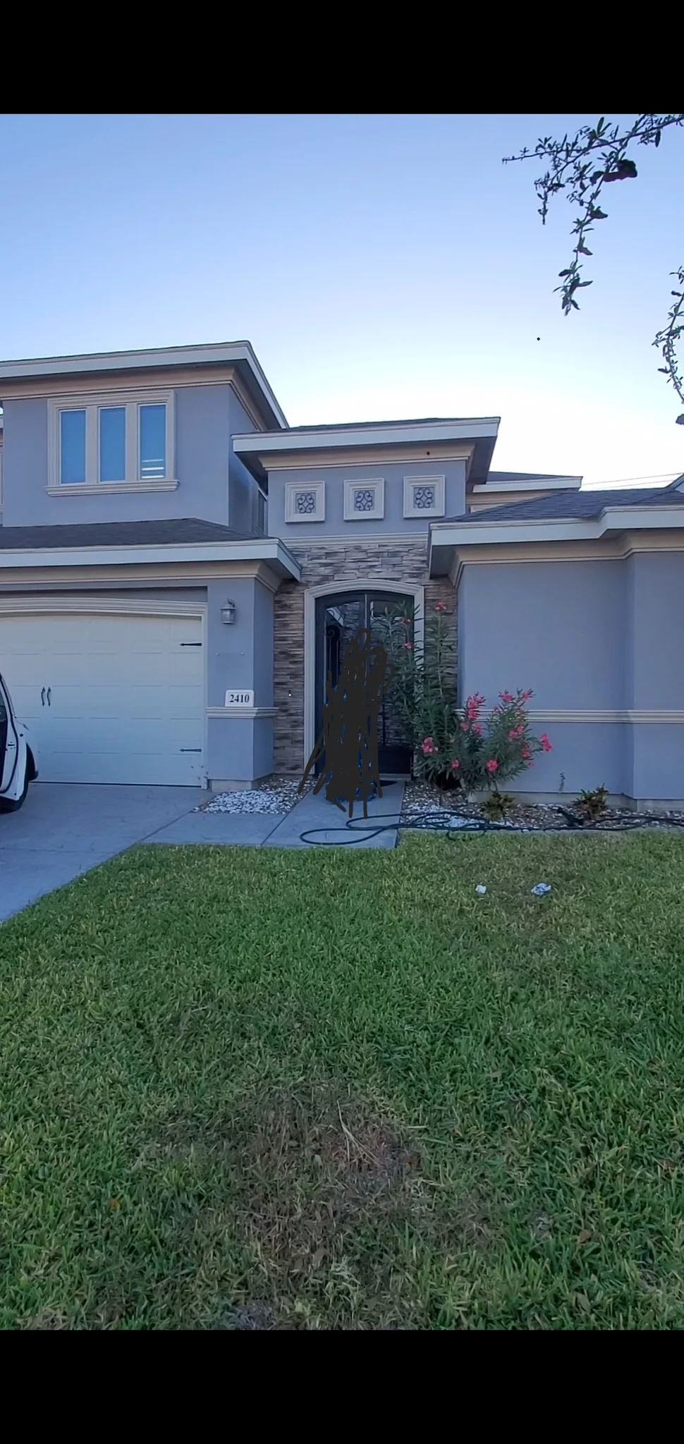 Edinburg House: 2410 Colvin Ave