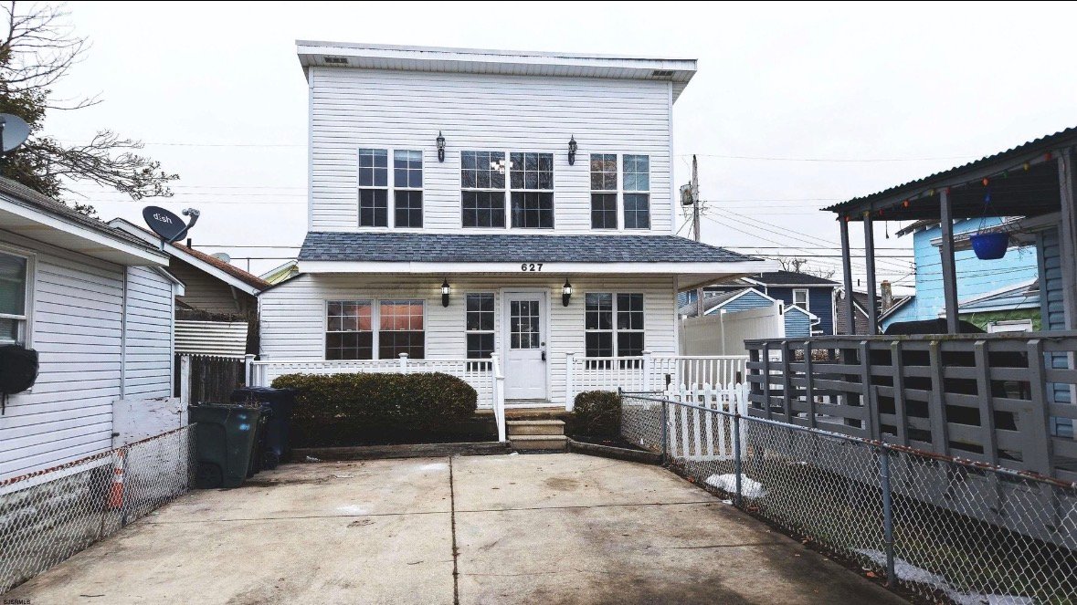 Atlantic City House: 628 Wisteria Rd