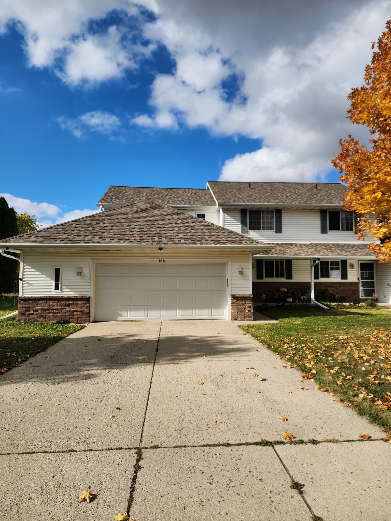 De Pere Other: 1808 Briarwood Ct