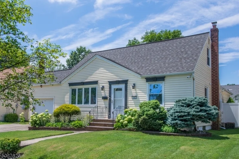 Linden House: 382 Amherst Rd