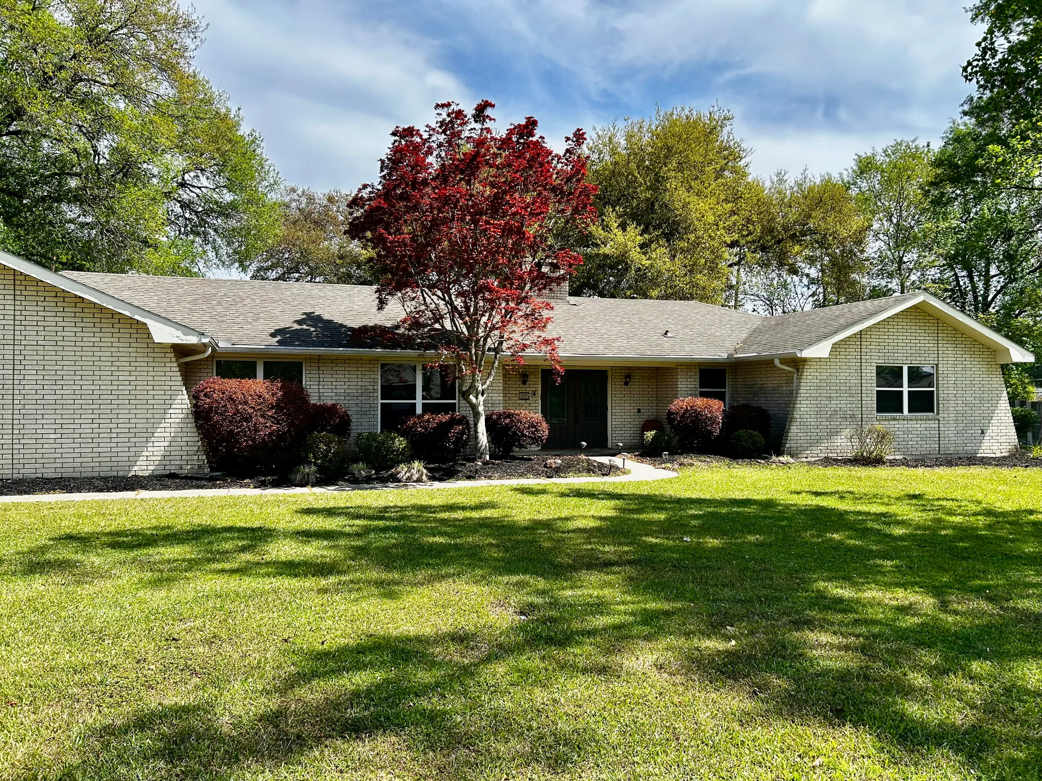 Deridder House: 200 Nolen Street