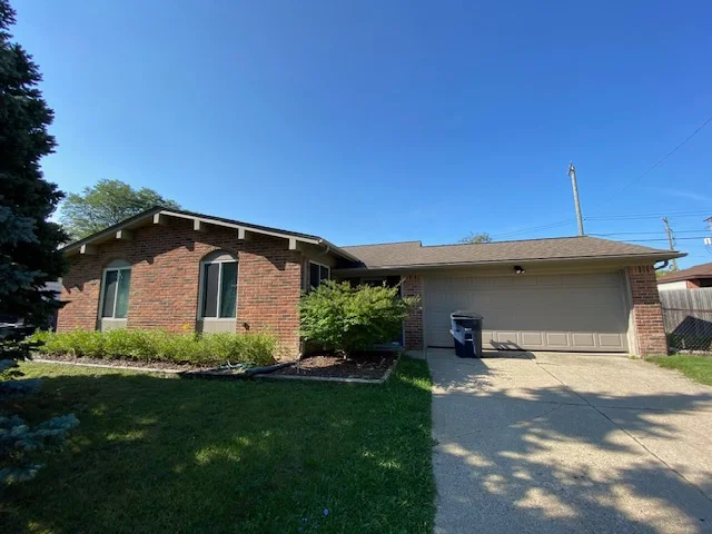 Ann Arbor House: 2874 Briarcliff St