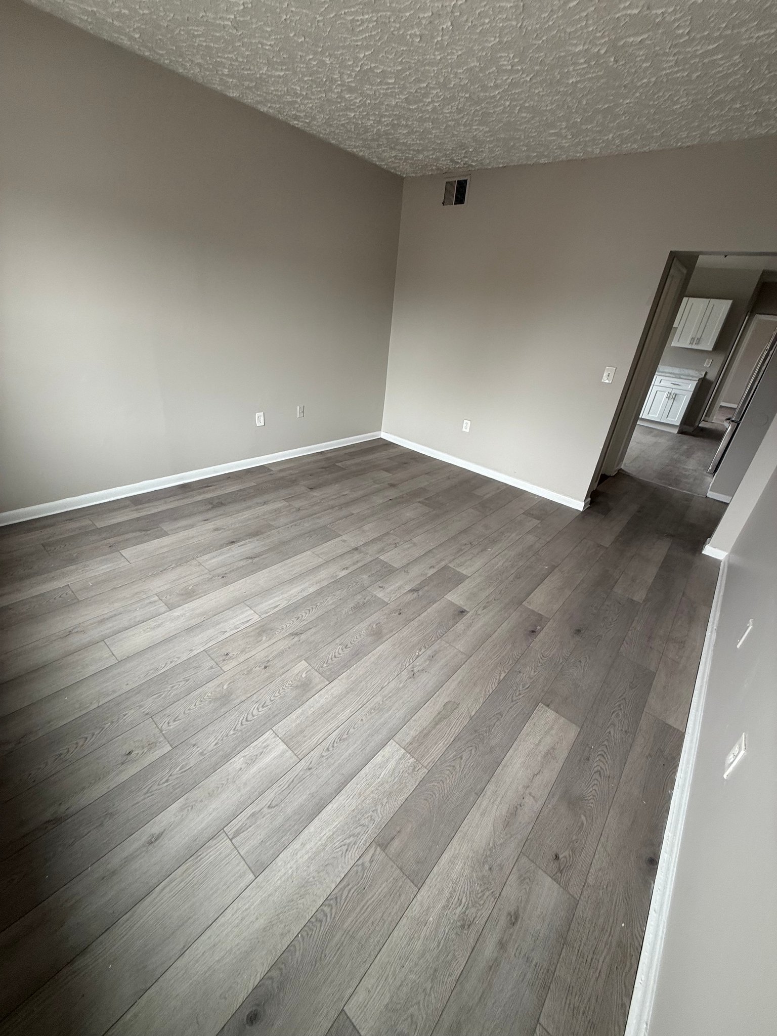 Hartford Apartment: 2620 Main St