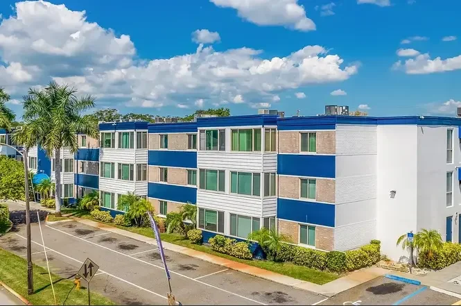 St. Petersburg Apartment: 3435 3rd Ave N