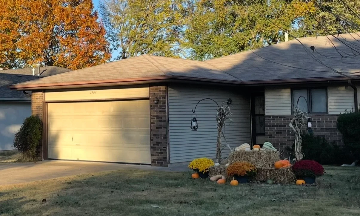 Springfield House: 3464 S Geri Ct