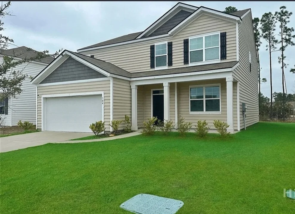 Pooler House: 104 Decker Dr