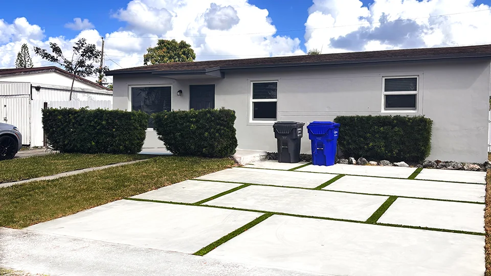 HOLLYWOOD House: 721 N 68 TER