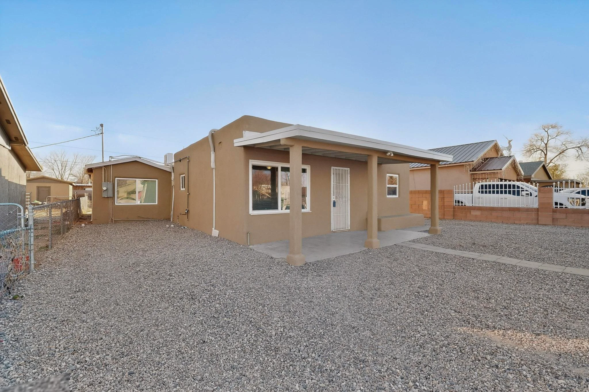 Albuquerque House: 1006 Alta Monte Ave NW