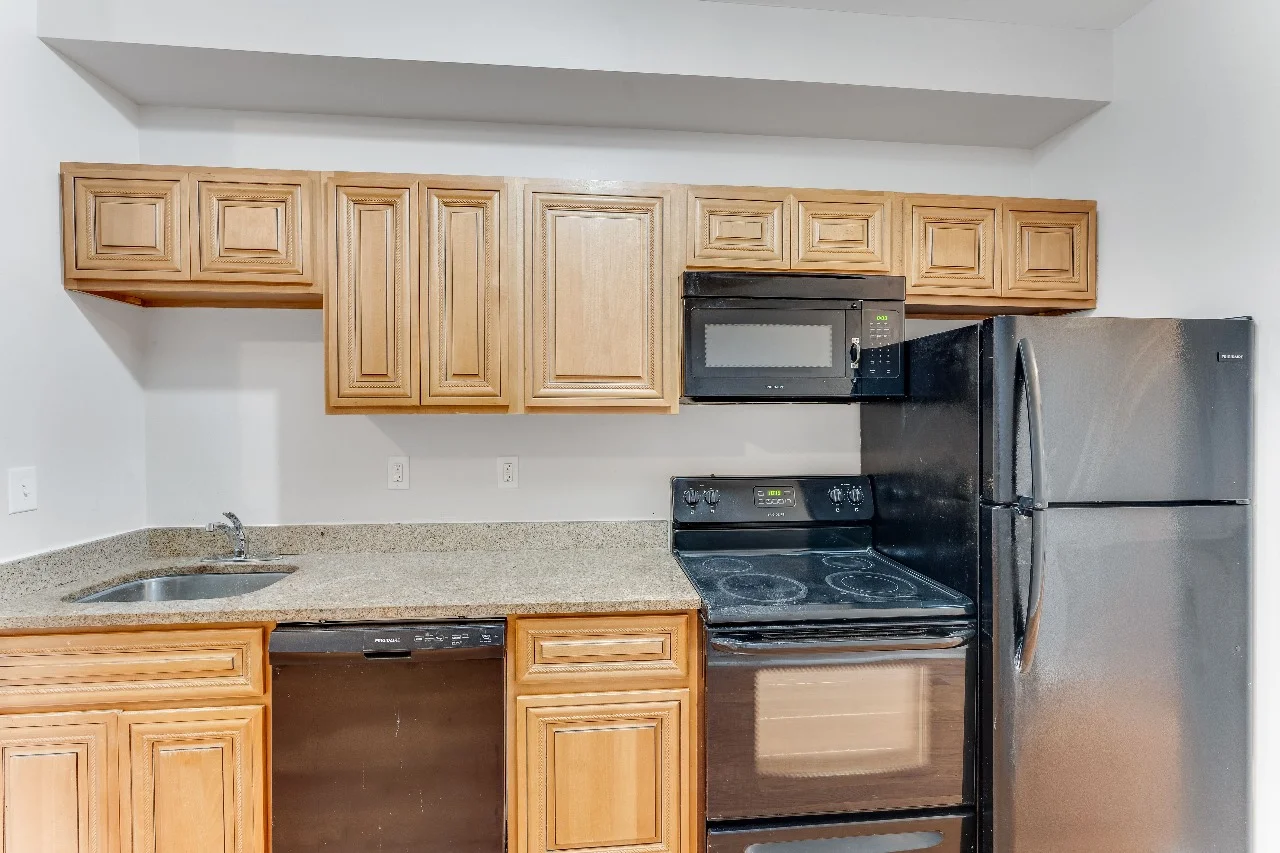 Philadelphia Apartment: 1816 Cecil B Moore Ave