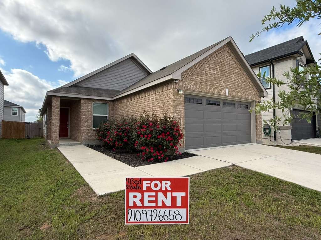 New Braunfels House: 323 deer crest