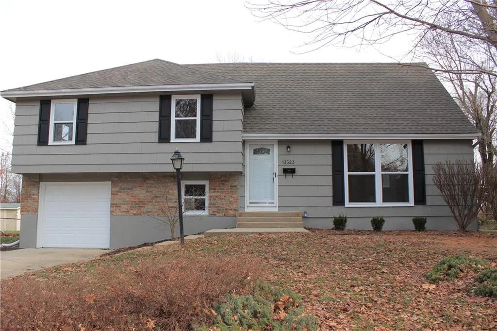 Grandview House: 13323 Donnelly