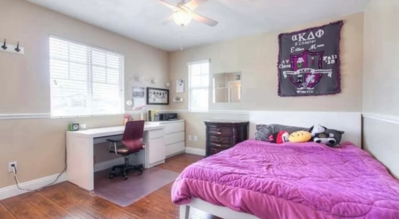 Eastvale Multiplex: 13668 amberview pl