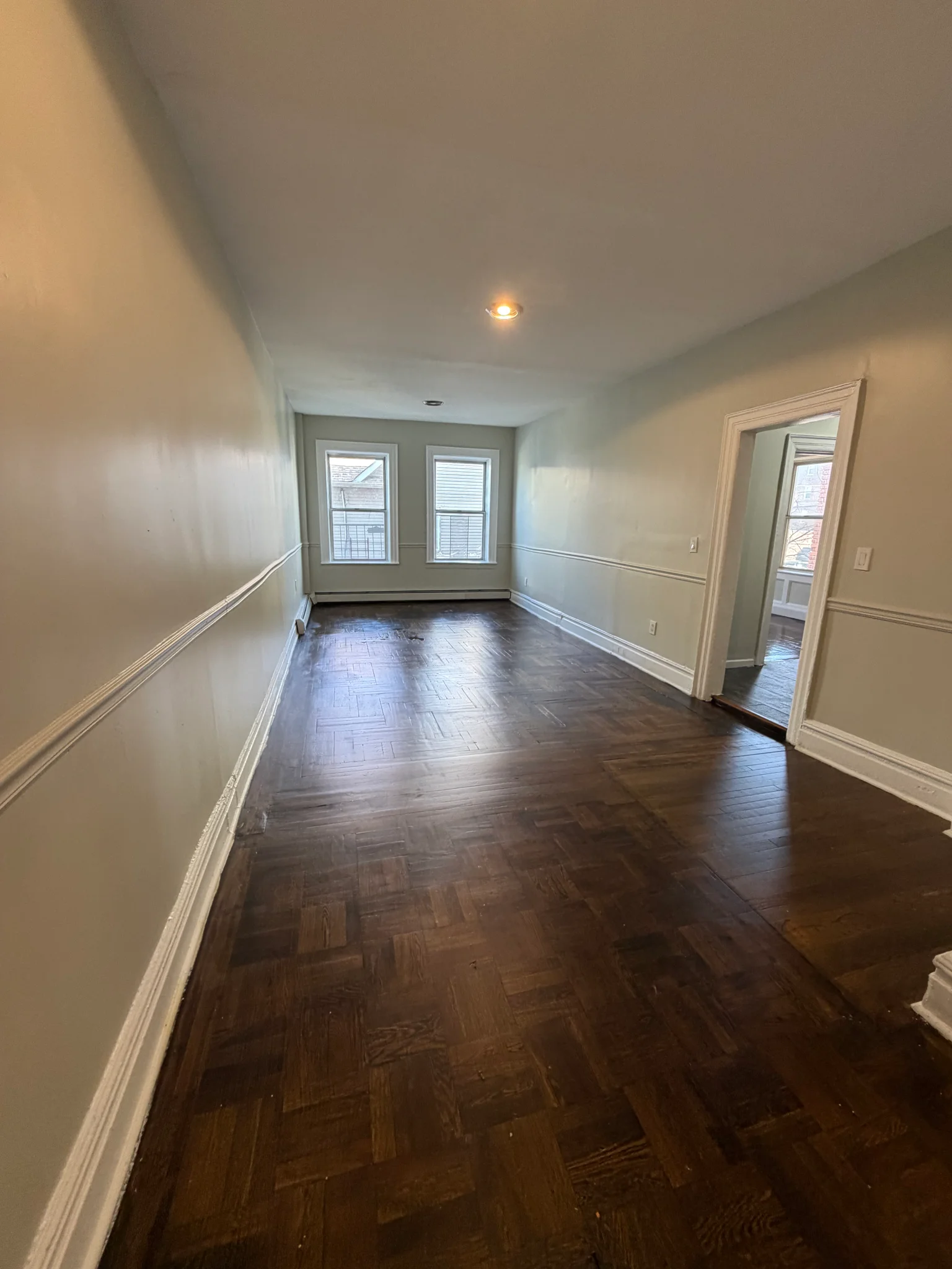 East Orange Apartment: 376 Park Ave