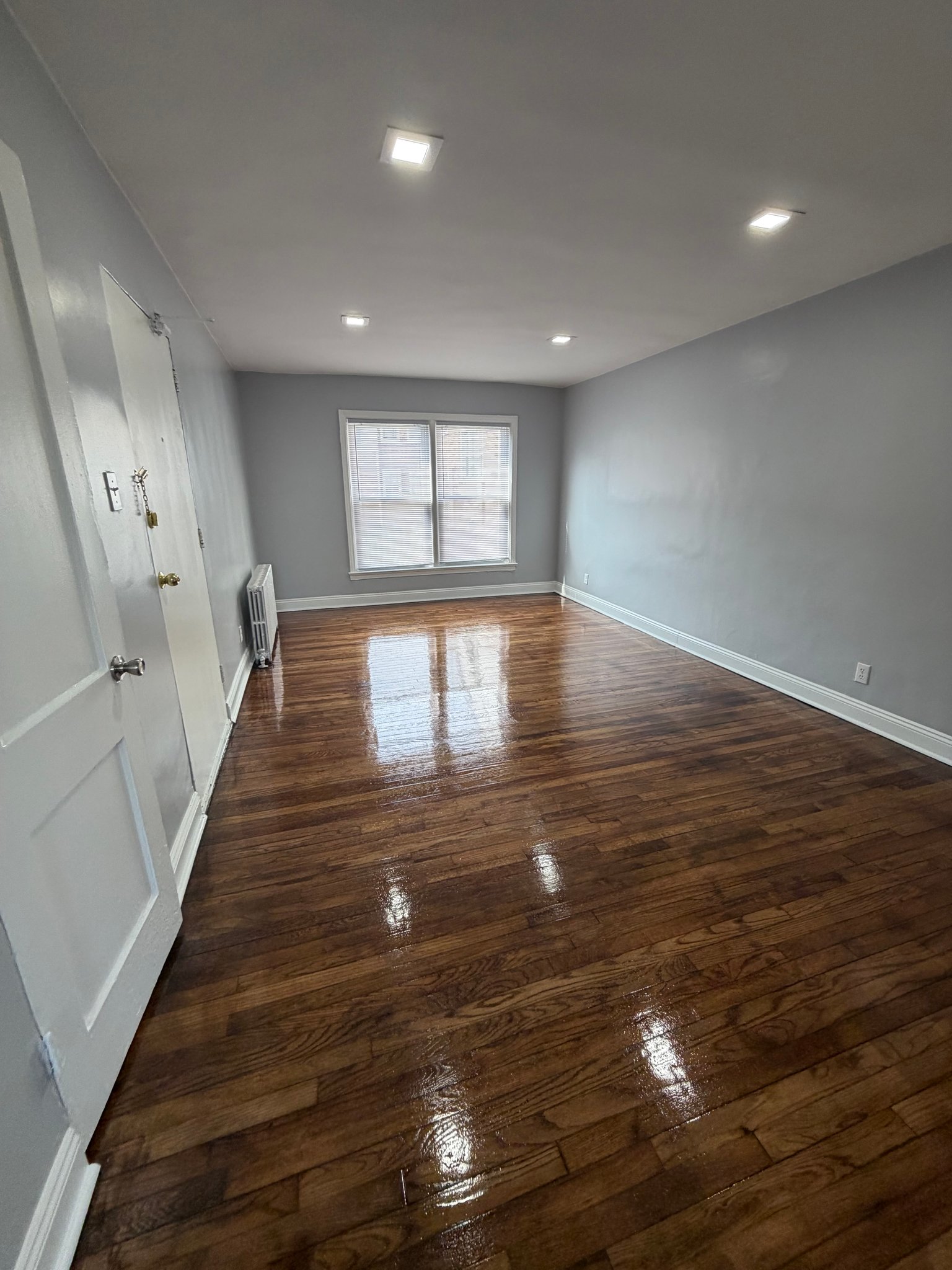 East Orange Apartment: 194 Park Ave