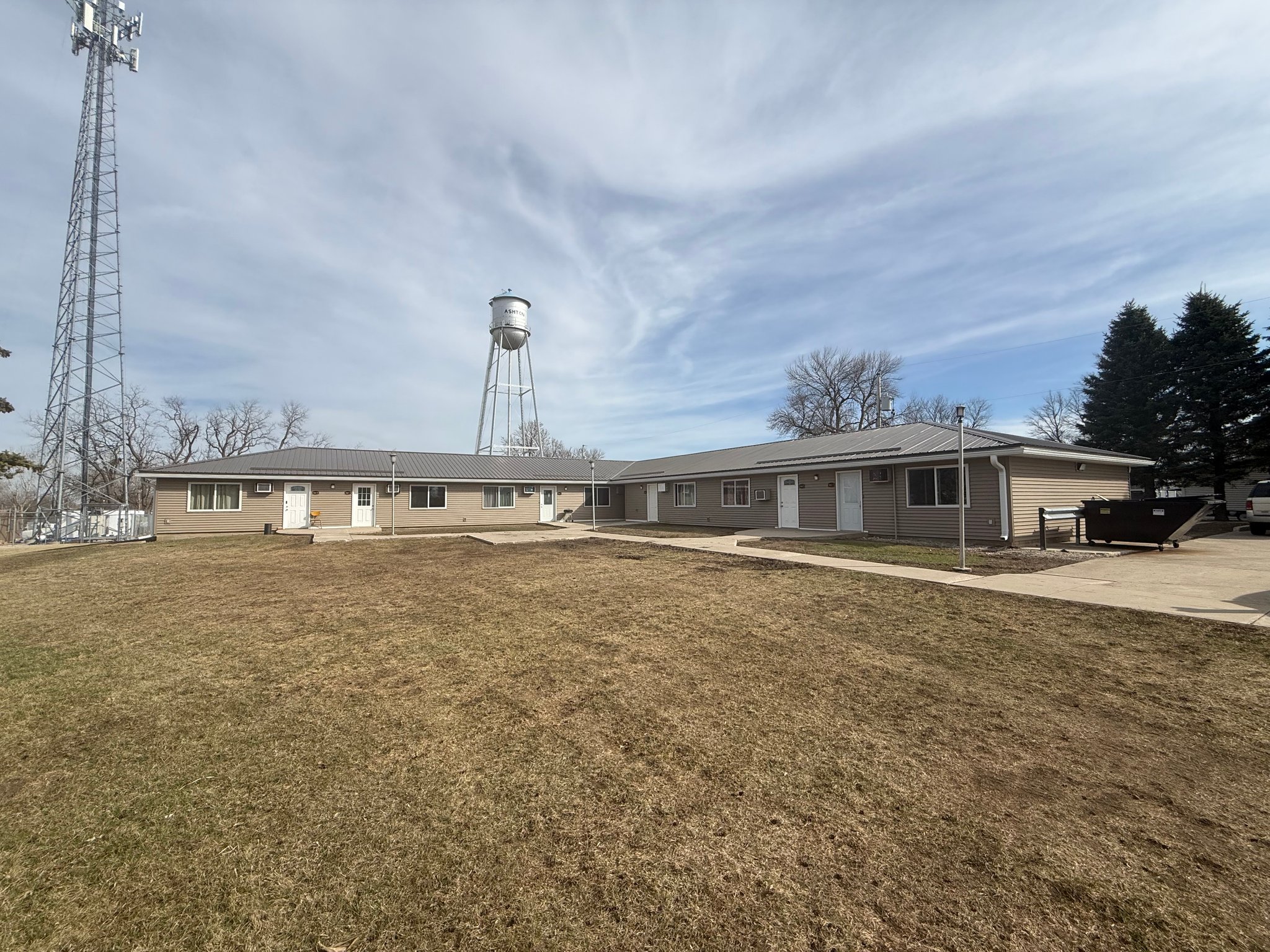 Ashton Apartment: 467 4th Ave