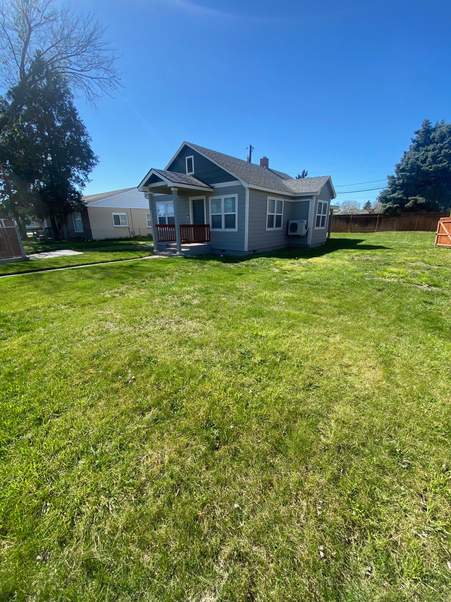 Kennewick House: 1350 S Washington St