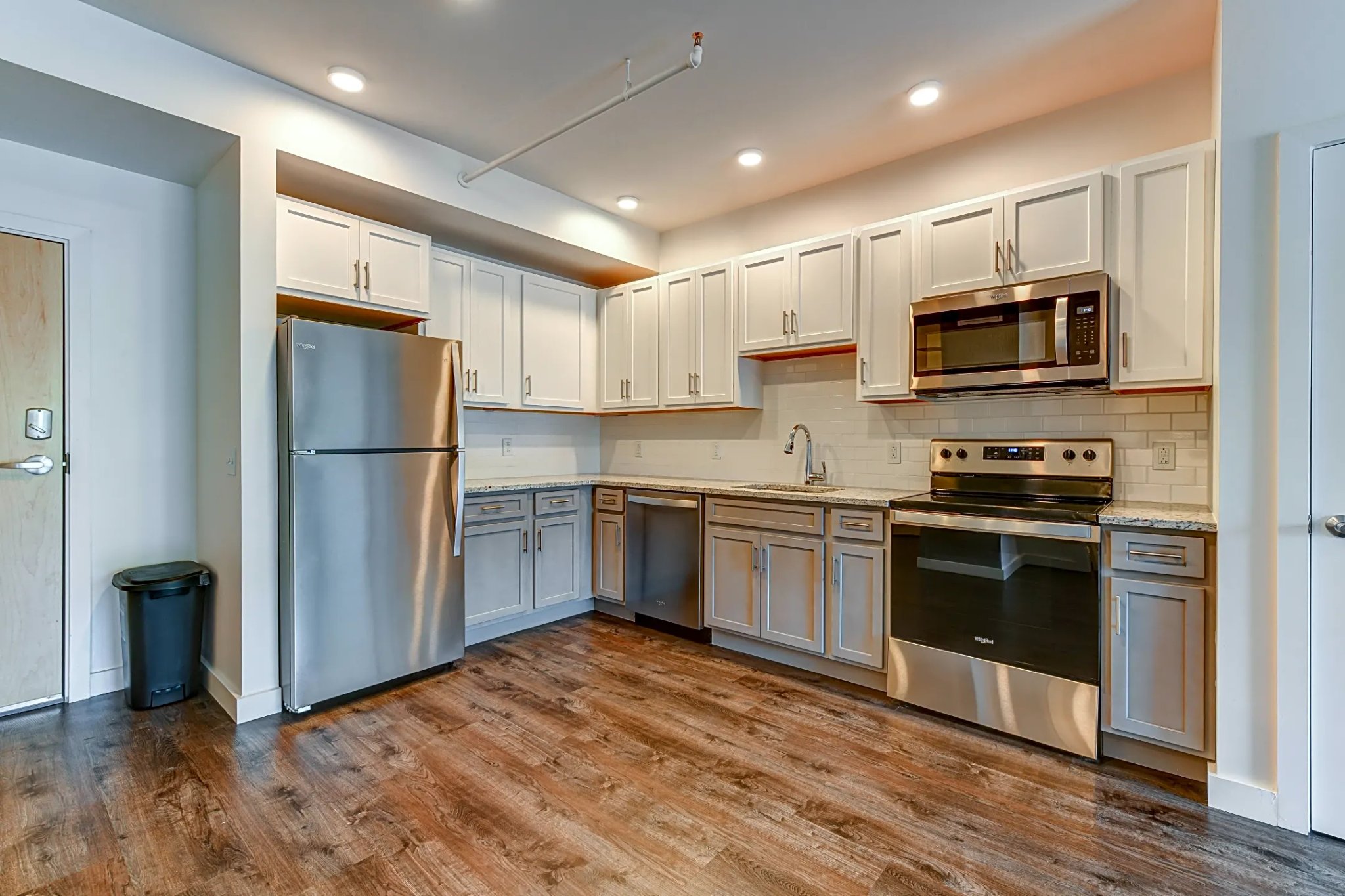Lancaster Apartment: 550 New Holland Ave
