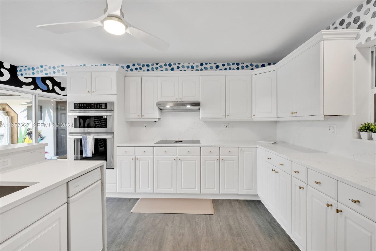 Fort Lauderdale House: 5830 NE 14th Road