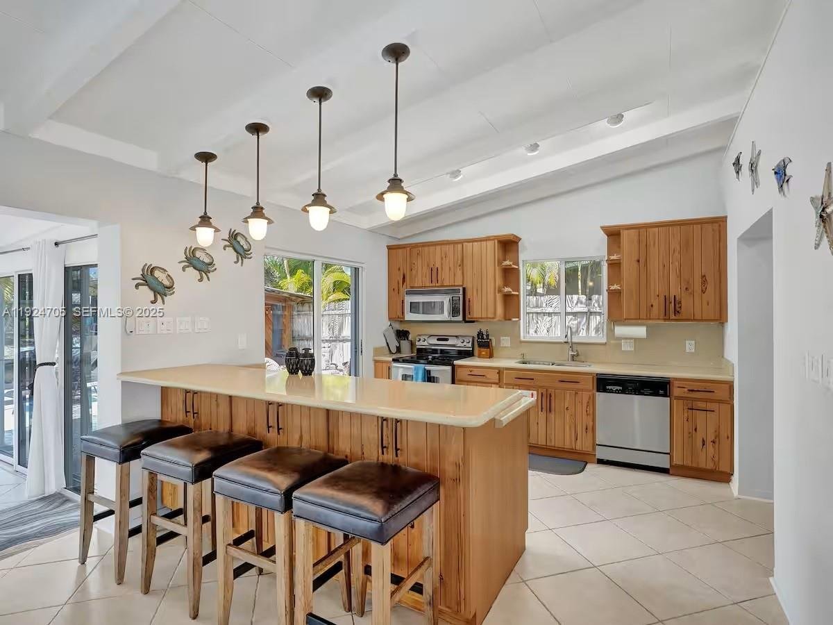 Fort Lauderdale House: 2525 Gulfstream Lane 2525