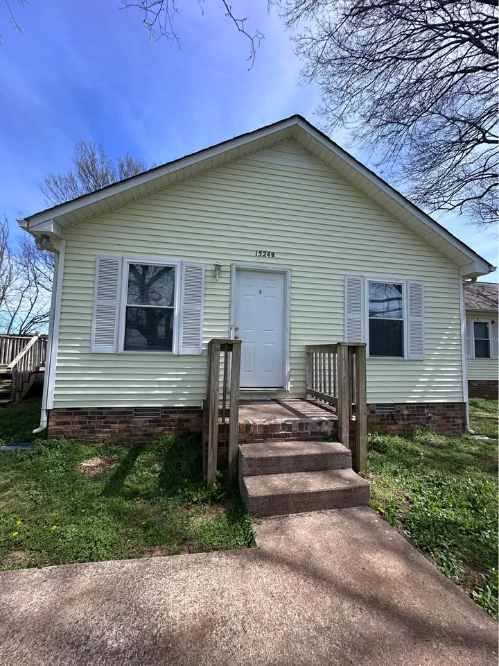 Columbia Multiplex: 1524 Richmond Rd