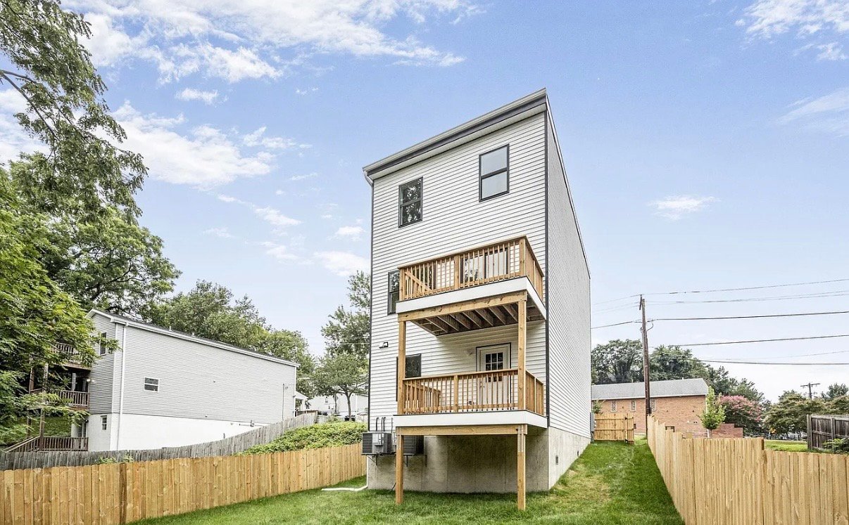 Washington Multiplex: 5508 Clay Place NE