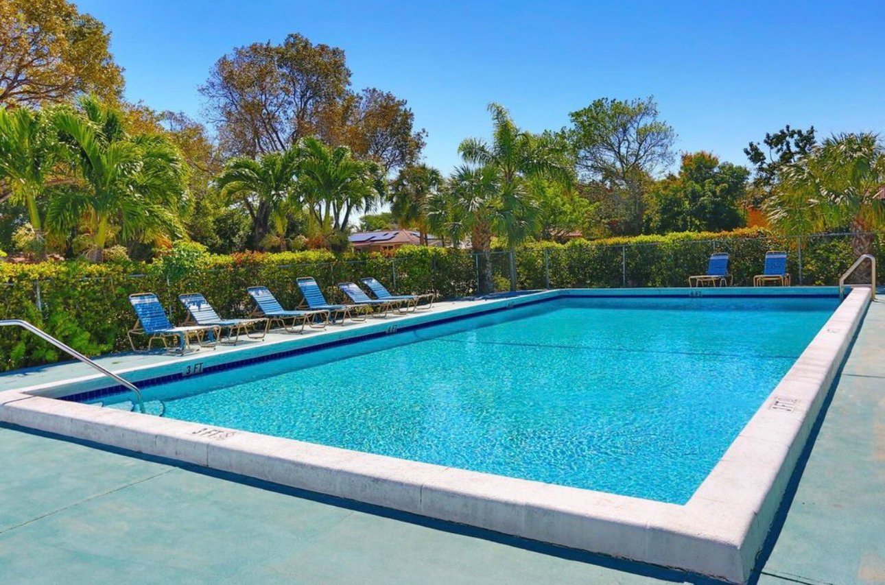 coral springs Condo: 2730 forest hills blvd